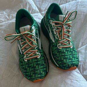 Brooks women’s Green and Orange Sneakers